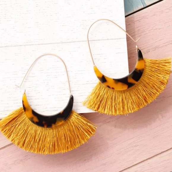 Tonya Tassle Tortoise Hoop Earrings - Picture 2 of 2